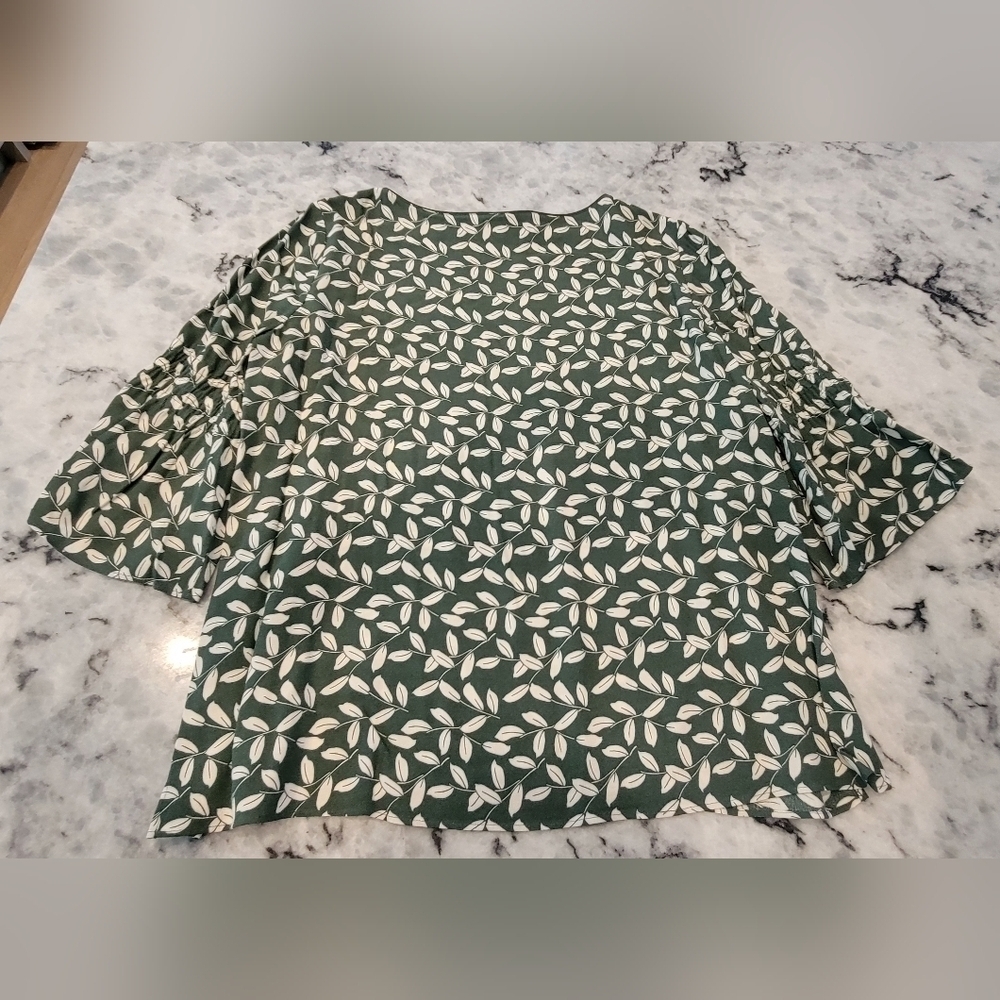 Lafayette 148 Women's L Shirt Top Green White Bell Sleeve - Picture 2 of 4